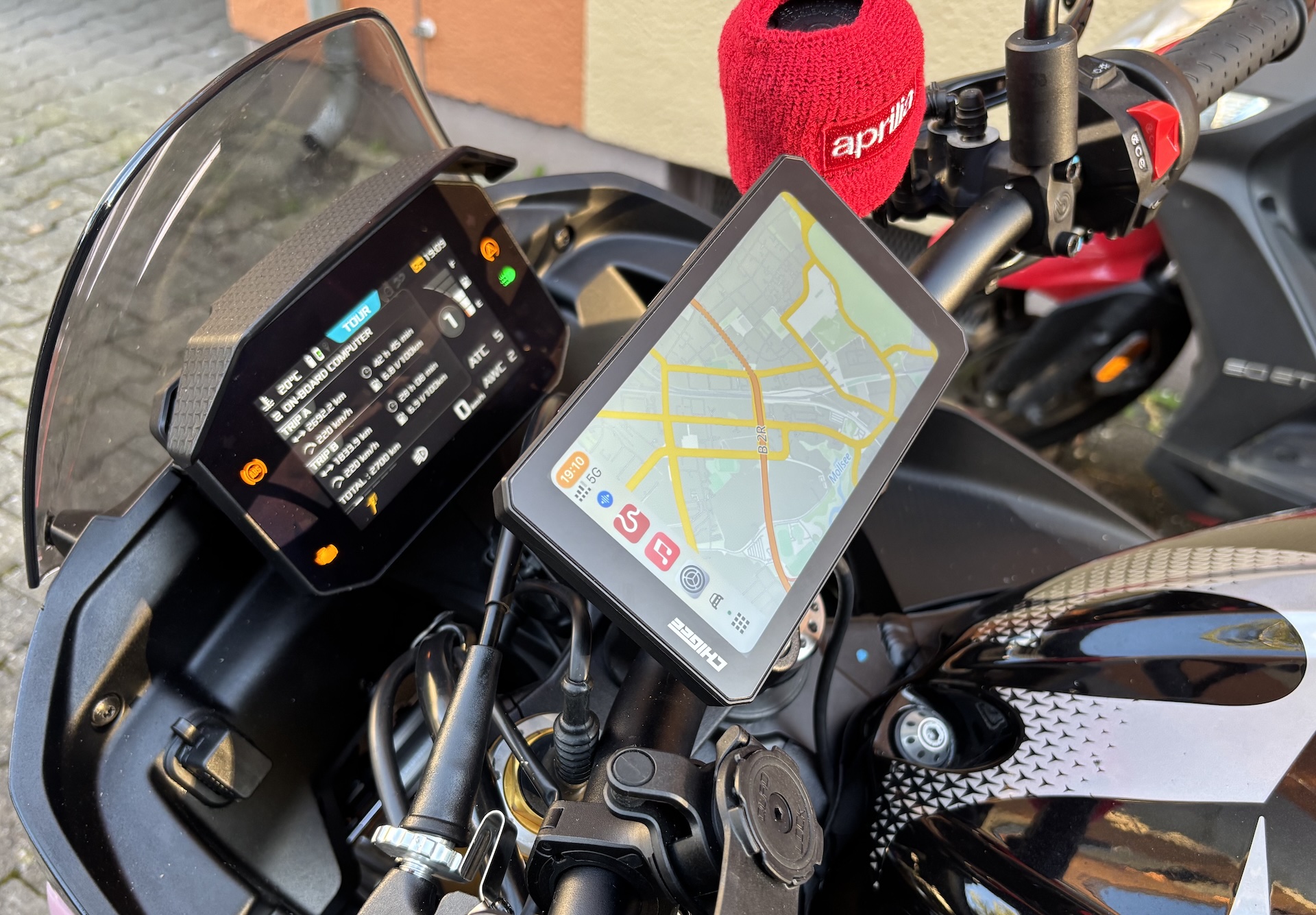 Chigee AIO-6 Max Install on 2025 Aprilia Tuono V4 Factory 1100
