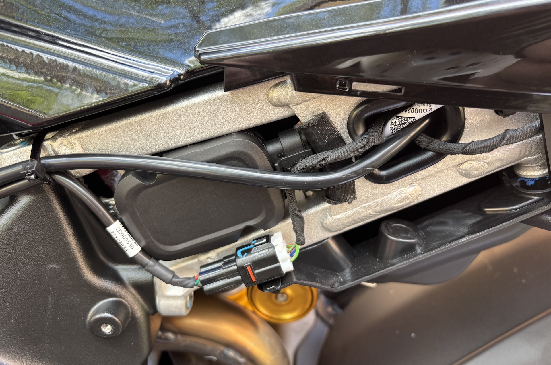 Aprilia MIA Module on the Tuono V4 Factory: Practical Test and Real-World Impressions